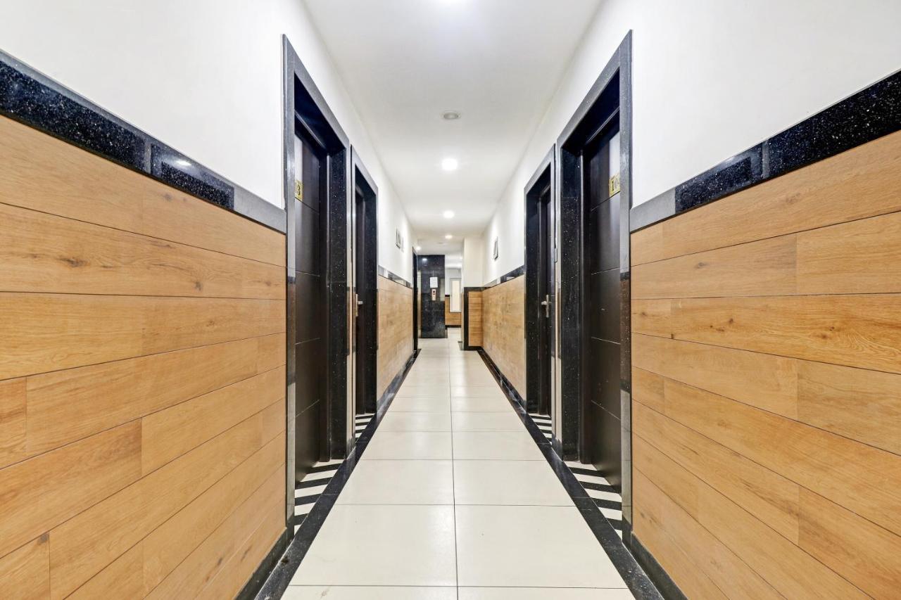 Oyo Townhouse 595 Majestic Inn Kochi Exterior foto